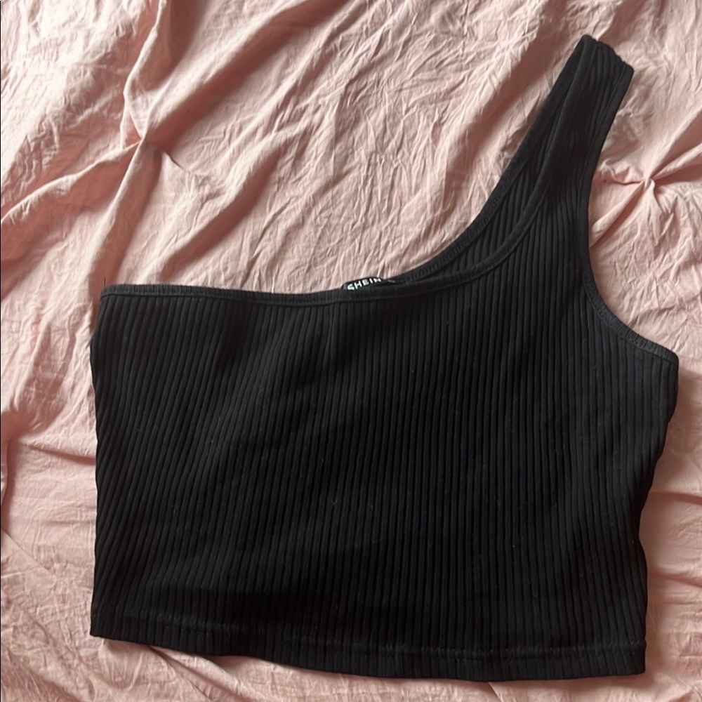 one shoulder black crop top